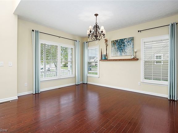 4th image of 9022 Franklin Dr