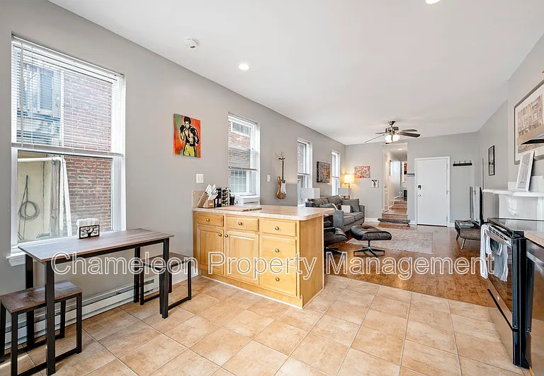 929 N 6th St #2 — Photo 10