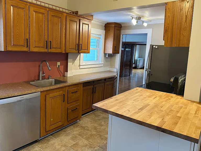 5 W Main St #B — Photo 8