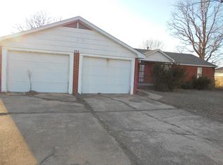 805 S Water St, Seymour, MO 65746