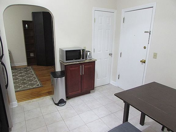 3rd image of 36 Duncan Ave #D