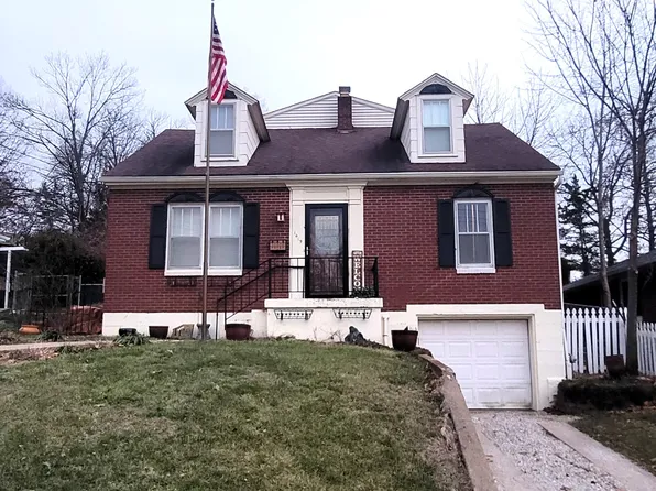 1419 Hough Park St, Jefferson City, MO 65101
