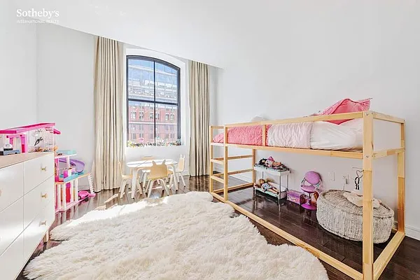 Sold by Sotheby's International Realty | media 8