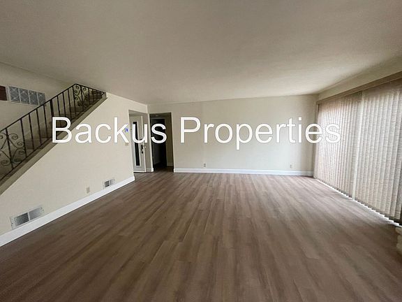 3rd image of 525 Victor St