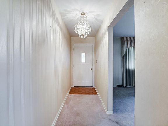 5th image of 5886 Jaqui Ln