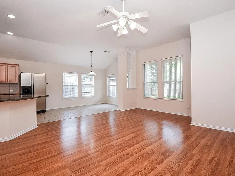 18006 Willow Cliff Ln — Photo 8