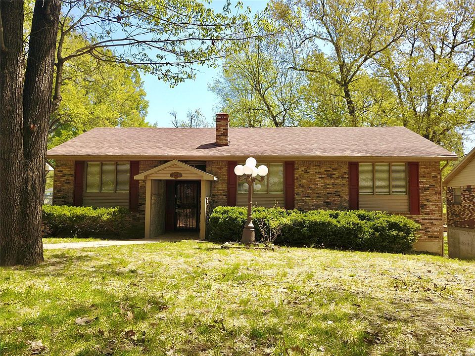 1st image of 2018 Woodland Dr
