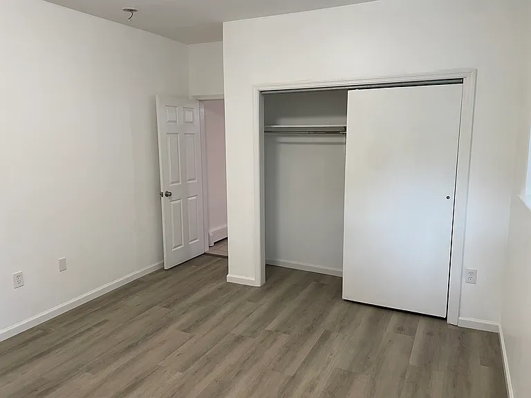 669 Ferry St — Photo 25