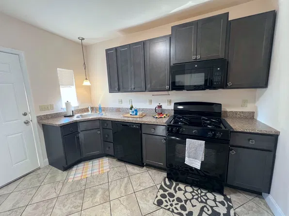 2827 W Mulberry St, Baltimore, MD 21223