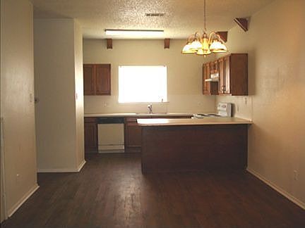 Dining room & kitchen