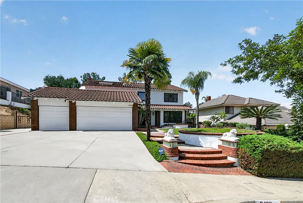 4 bed, 2.5 bath, 2709 sqft, $5,400 — Photo 3