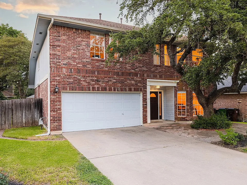 2402 Sparrow Dr