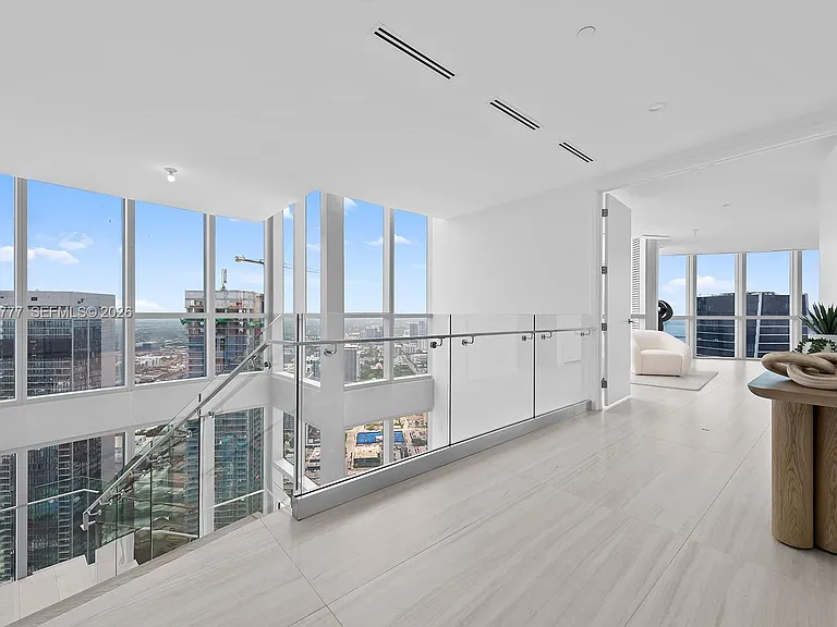 851 NE 1st Ave #Penthouse 5700 — Photo 7