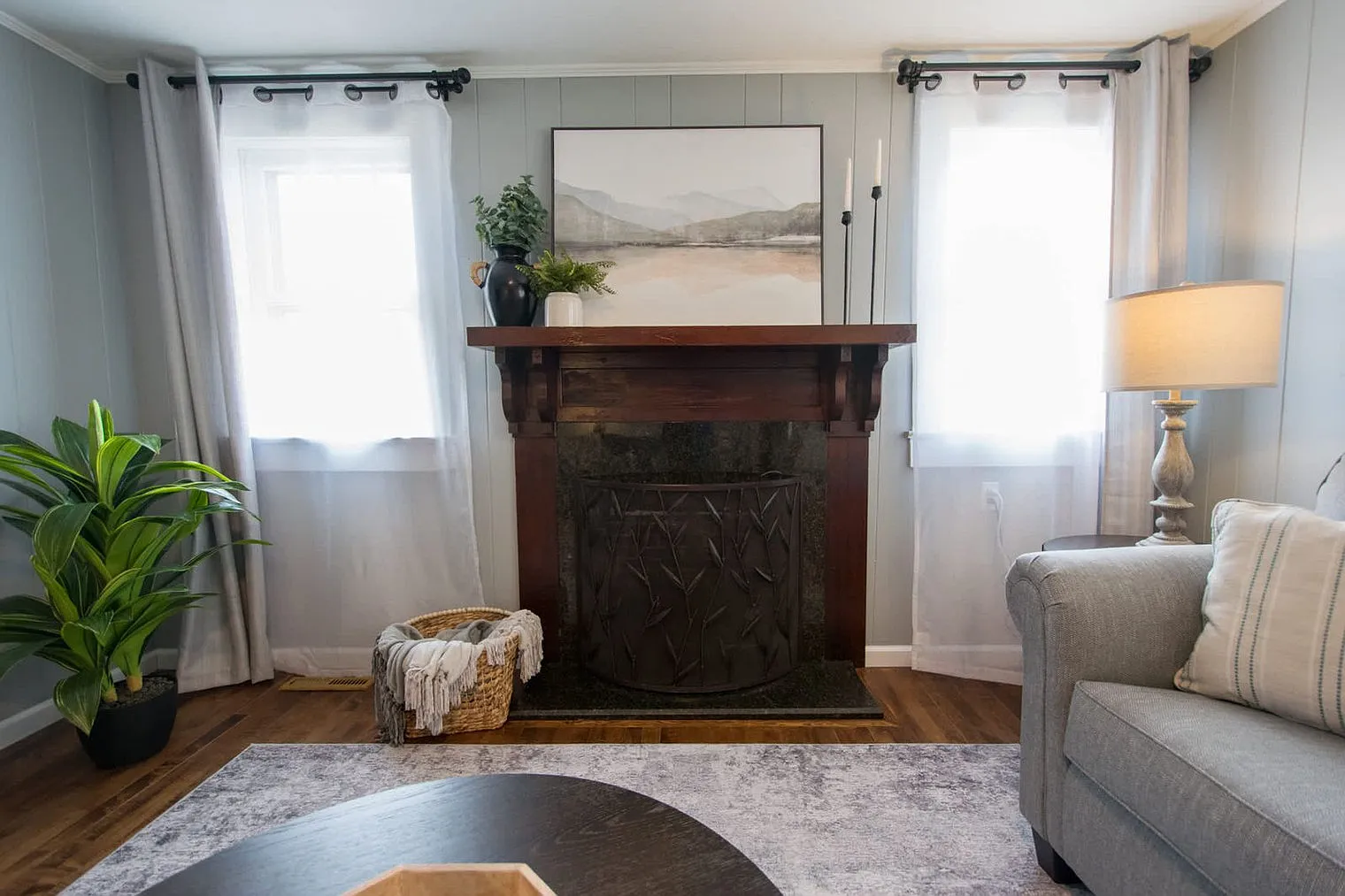 3 bed, 1.0 bath, 1108 sqft, $4,172 — Photo 4