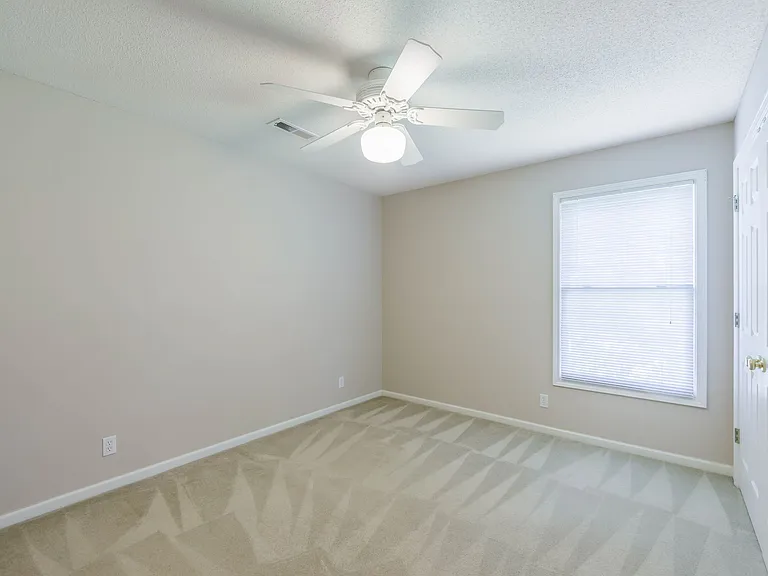 12515 Hollingsworth Rd — Photo 26