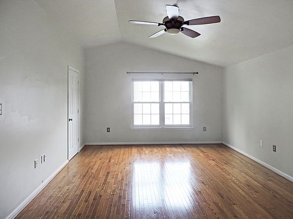 3rd image of 2607 Meadowsweet Dr