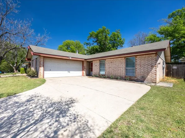 5424 Prince Dr, Lake Dallas, TX 75065