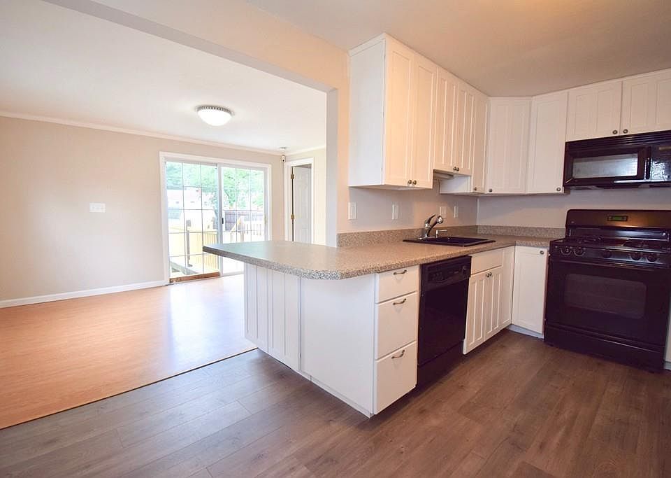 2nd image of 96 Redfern Dr