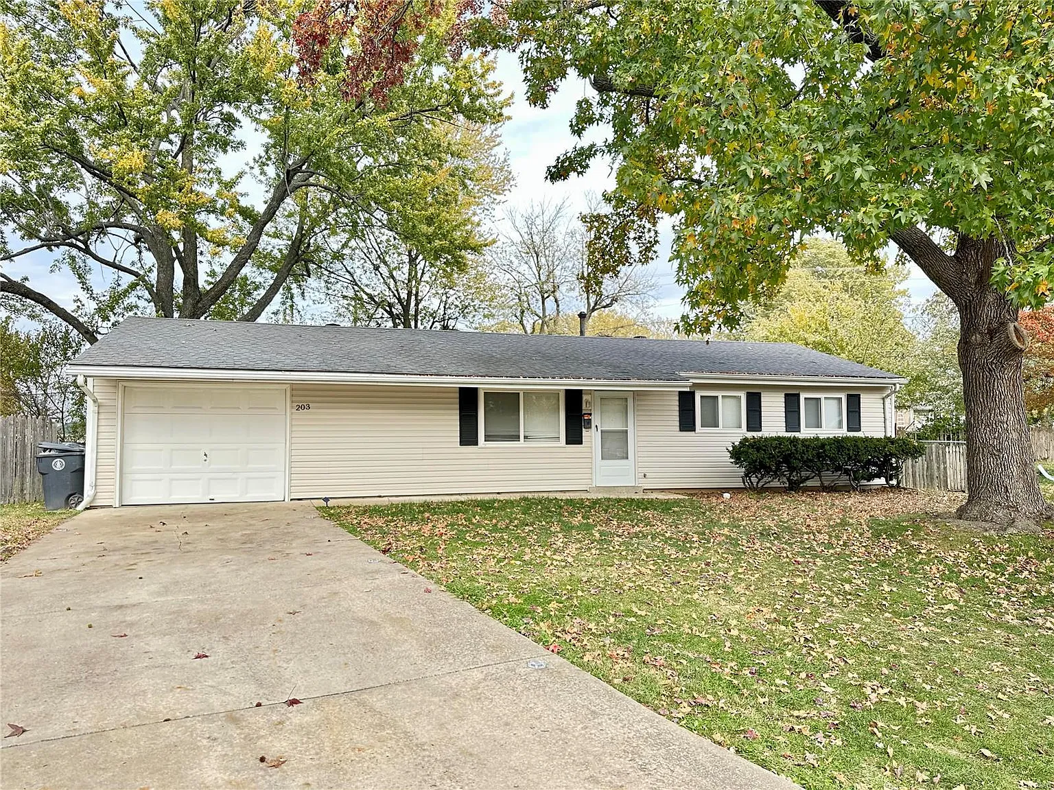 203 Allen Dr photo 1