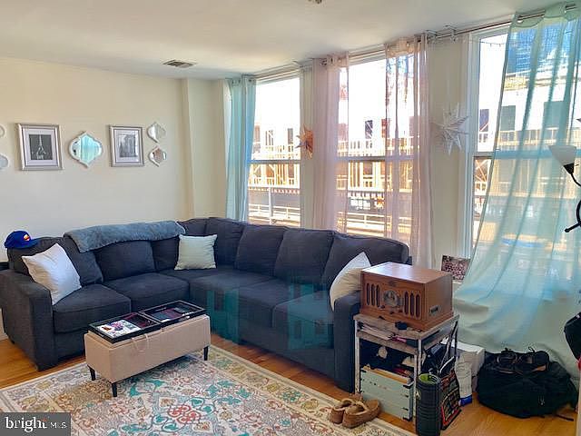 1st image of 1520 Kater St APT B