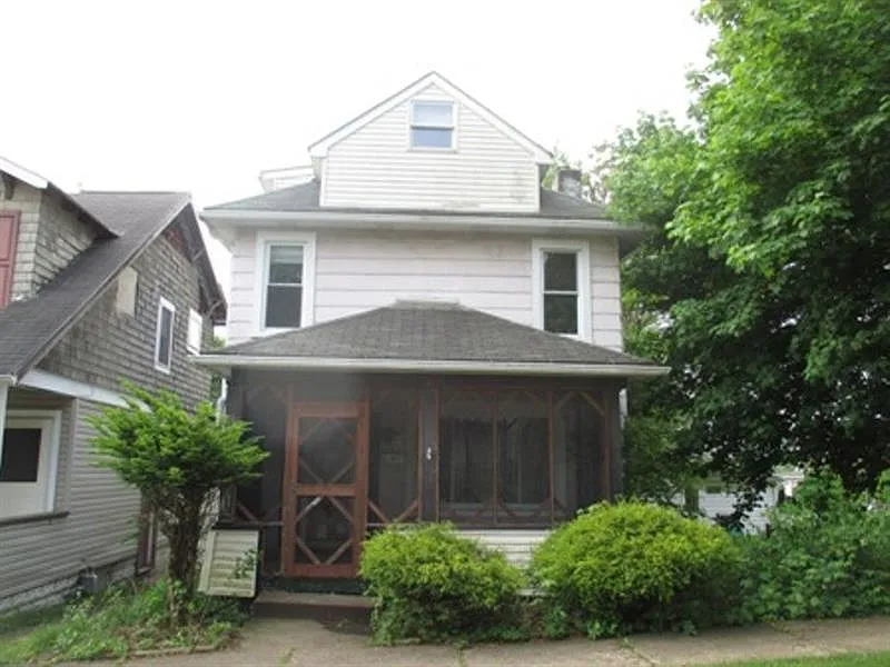 1104 8th Ave photo 1