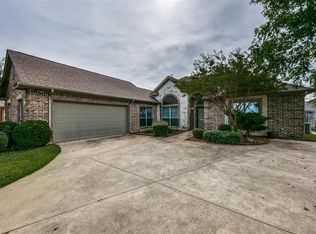 237 Cobblestone Cir, Red Oak, TX 75154