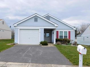 12 Sandhurst St, Manchester, NJ 08759