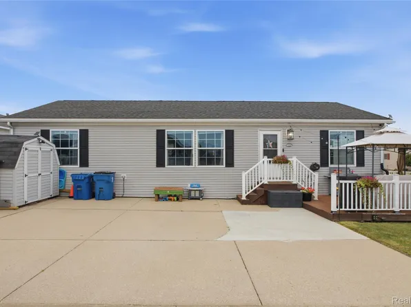 16206 Lancaster Way, Holly, MI 48442