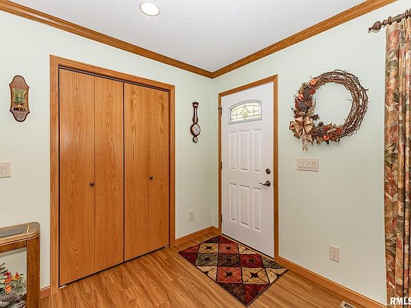 4th image of 1525 5th Ave