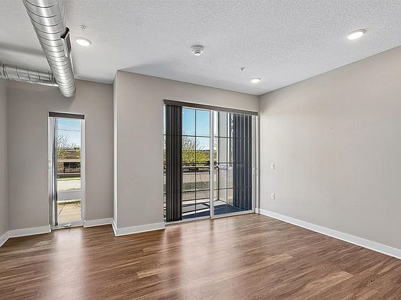 2nd image of 400 SW 7th St #203