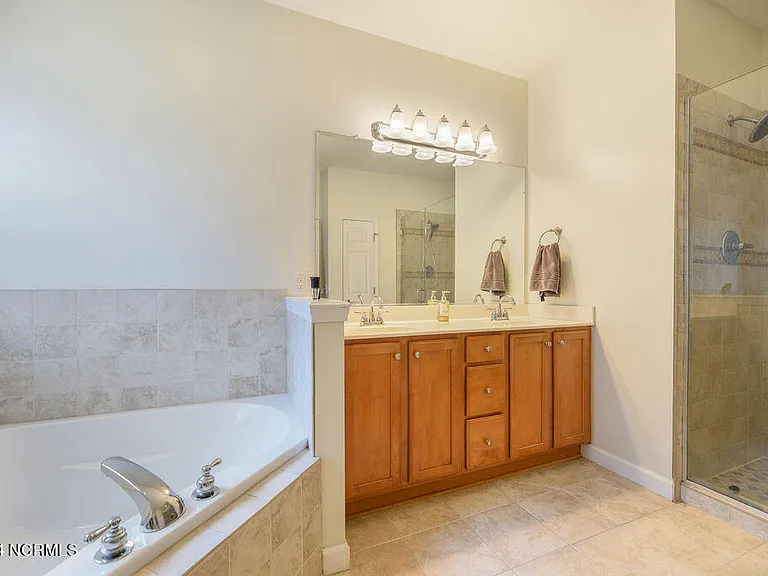 35 Bedford Cir — Photo 17