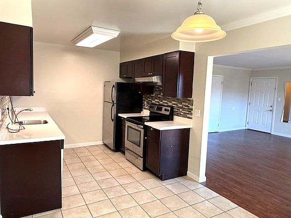 3rd image of 501 S Fremont St APT 5