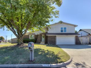 11600 Lochwood Dr, Yukon, OK 73099