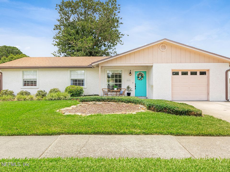1st image of 568 SEASPRAY Avenue