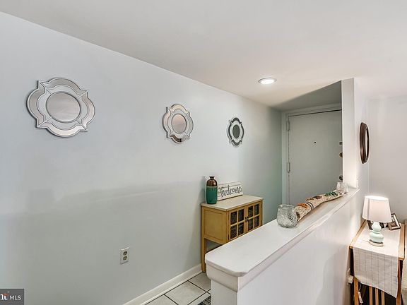 3rd image of 22 Silverwood Cir APT 2