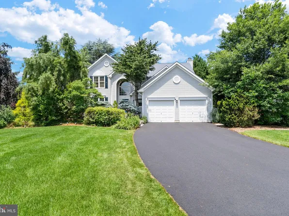 47 Stonehedge Dr, East Windsor, NJ 08520