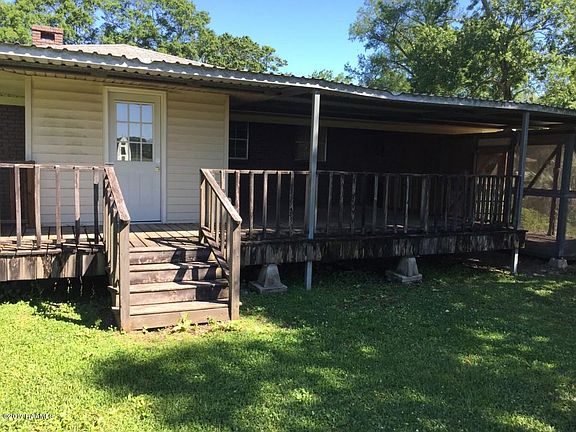 2nd image of 1044 Daisy Ln