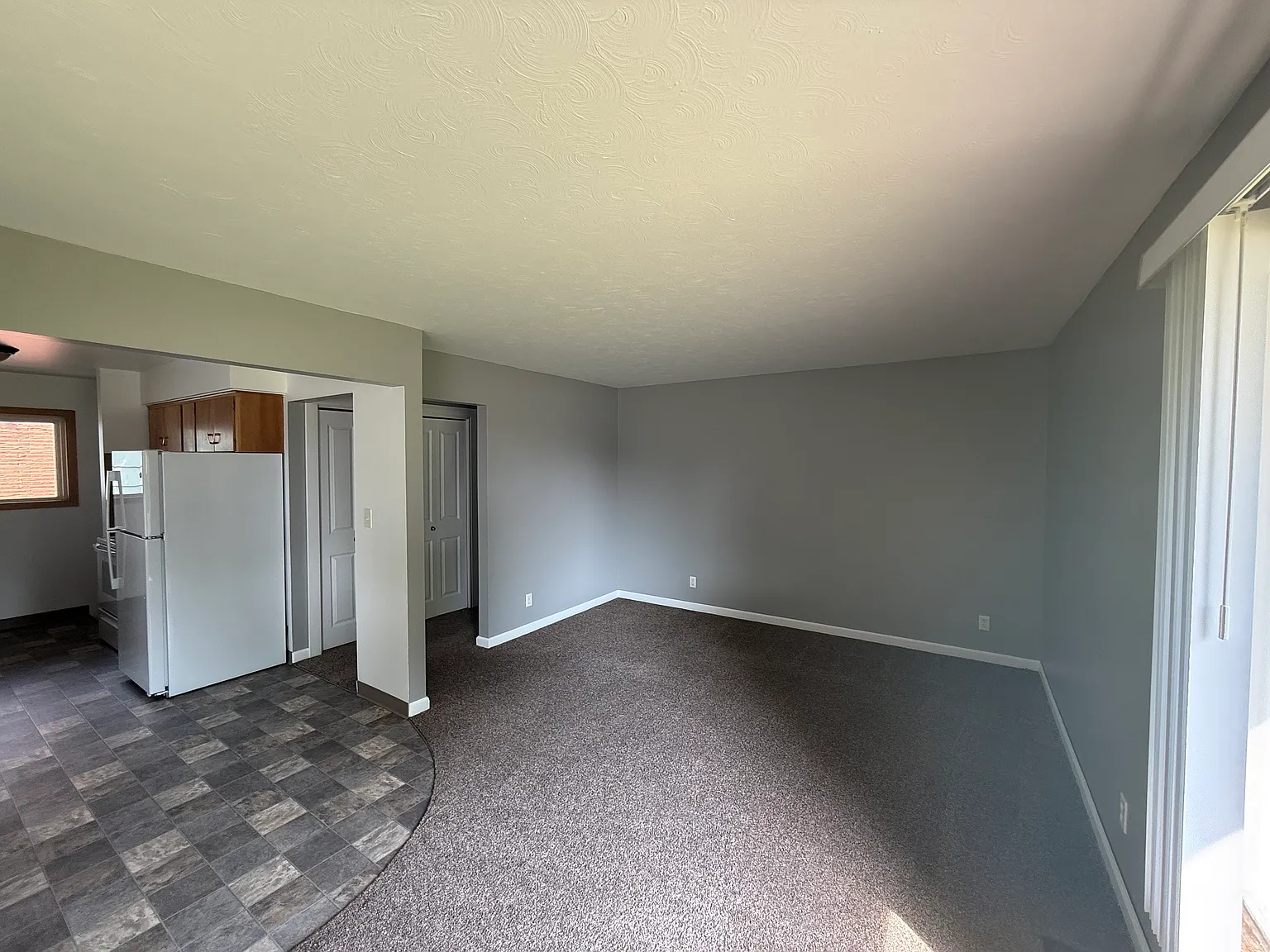 2 bed, 1000 sqft, $1,950 — Photo 4