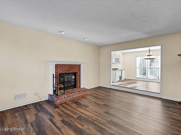 4th image of 12814 Ledges Dr