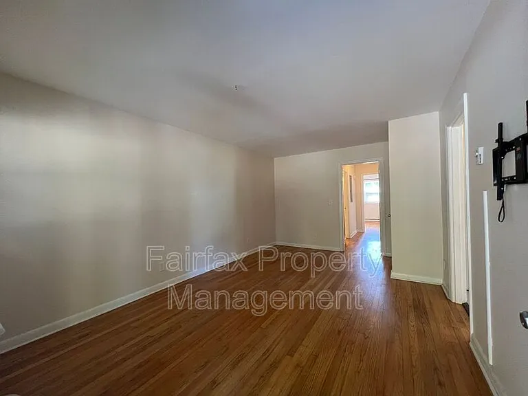 1937 Morehead Ave — Photo 4