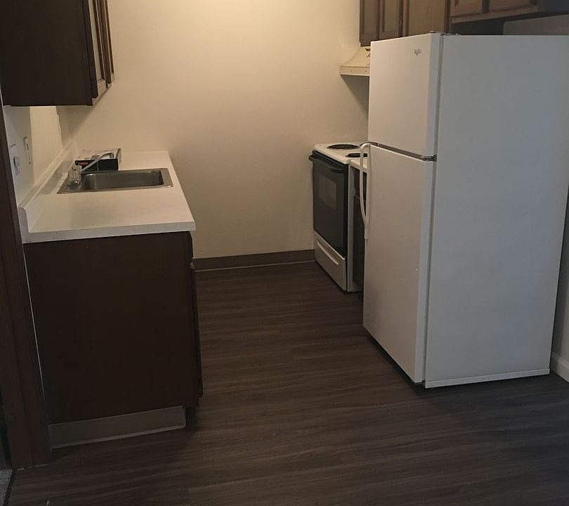 1st image of 3827 Canterbury Dr APT 2