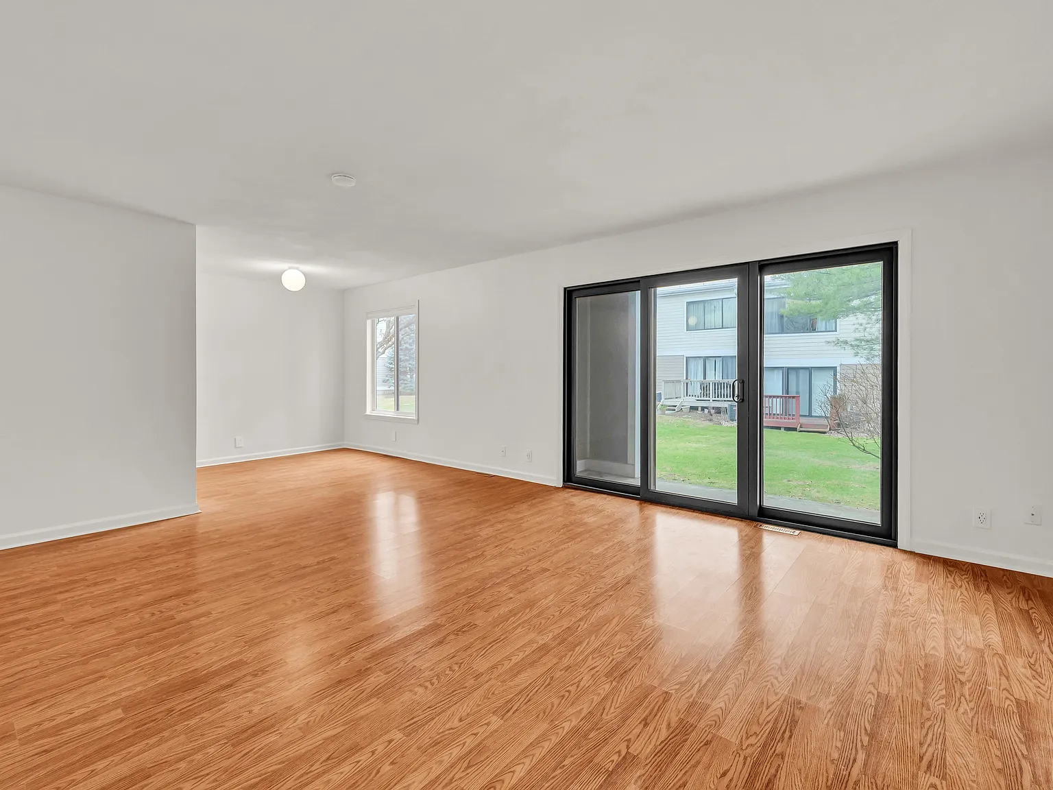 2 bed, 1148 sqft, $2,800 — Photo 2