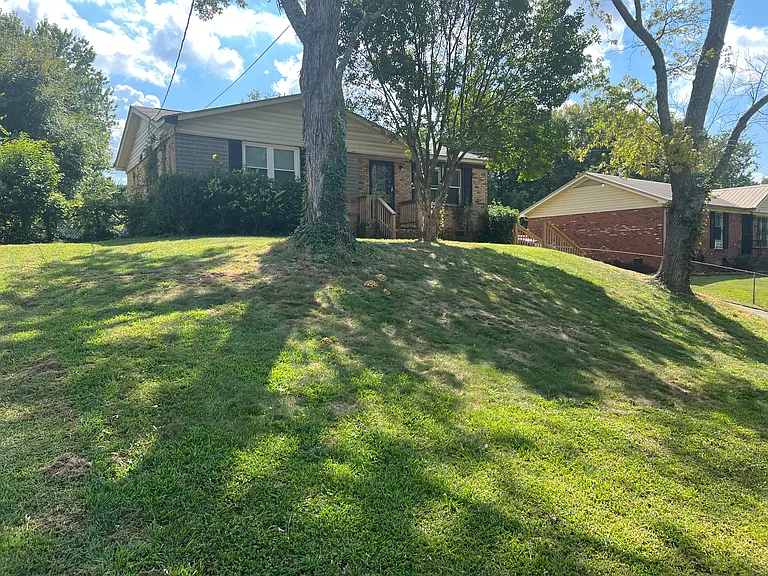 701 Edgegreen Dr — Photo 16
