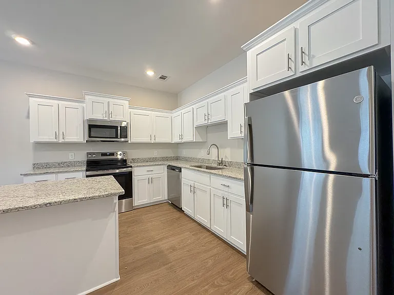 102 Skye Dr #4 — Photo 9