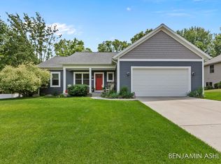 88 Riverchase Dr NE, Rockford, MI