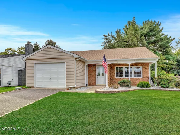 9 Buckingham Drive N, Manchester, NJ 08759