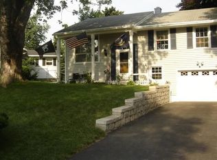 52 Kent Dr, Victor, NY 14564