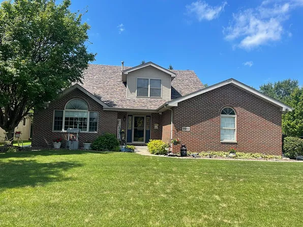 9942 Forest St, Dyer, IN 46311