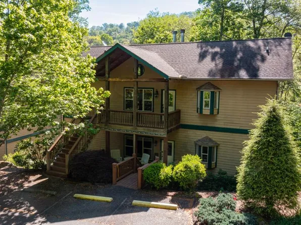 668 Olympic Dr #1, Whittier, NC 28789