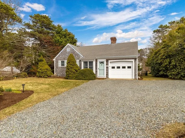 298 Chipping Stone Rd, Chatham, MA 02633